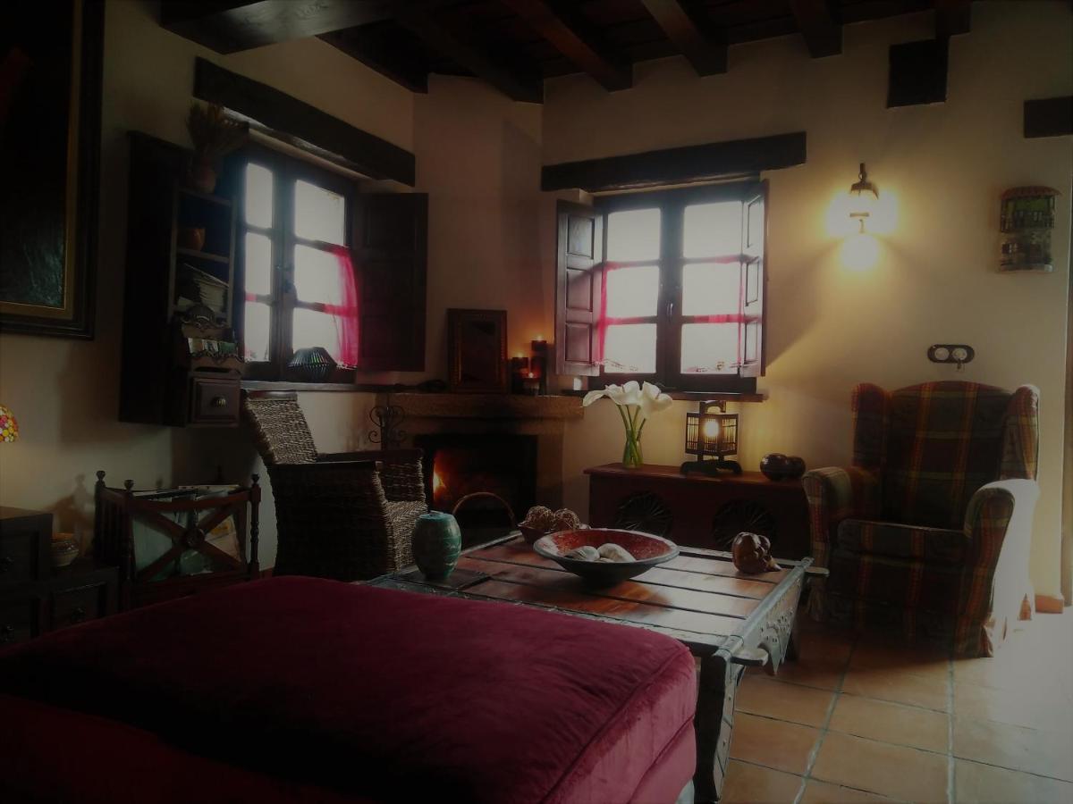 Pensjonat Casa Sel De Breno Udias Zewnętrze zdjęcie